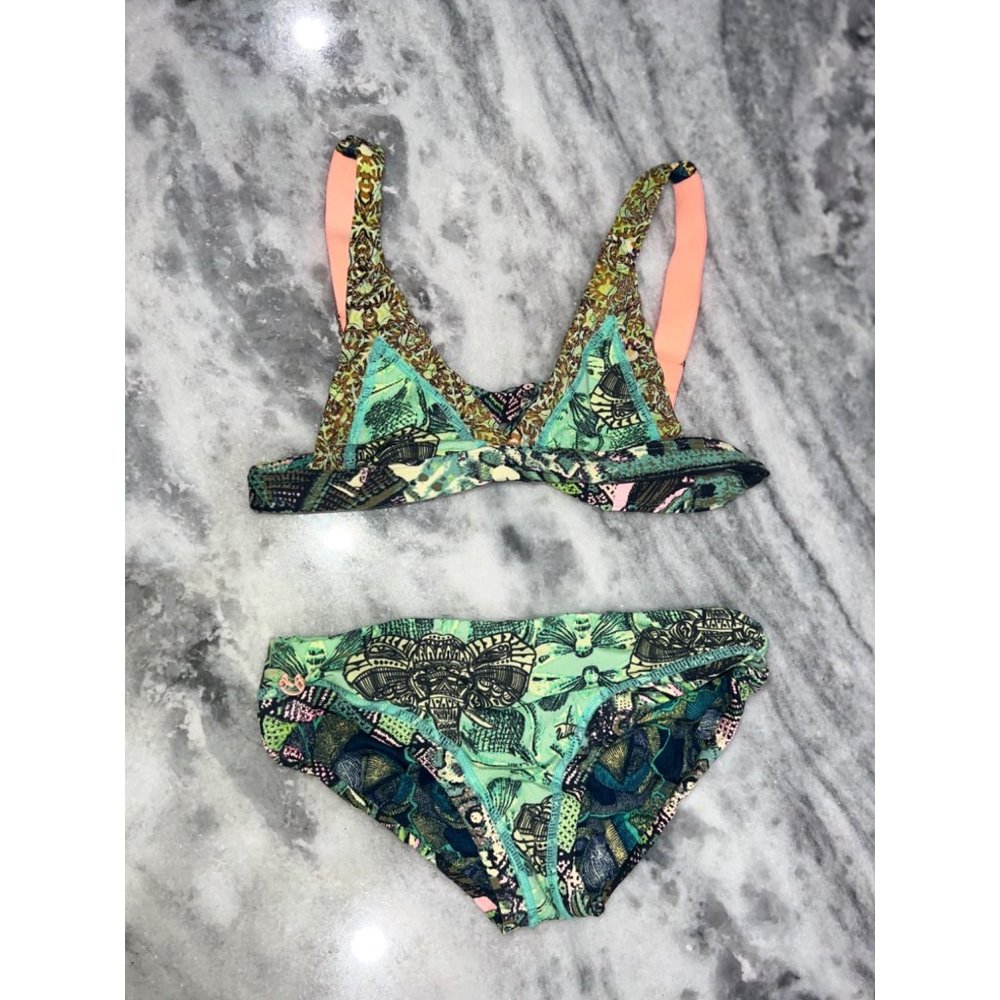 Maaji Girl's reversible bikini 8 but fits more like a 6/7